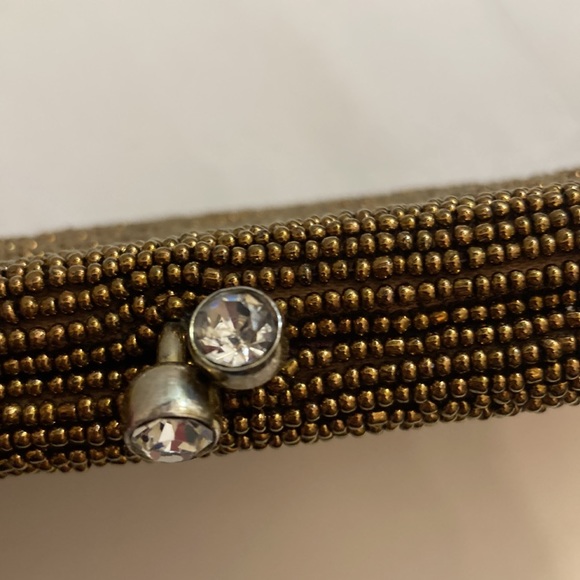 Vintage bags by Debbie made in Japan gold tone beaded clutch with kiss lock - Picture 4 of 10